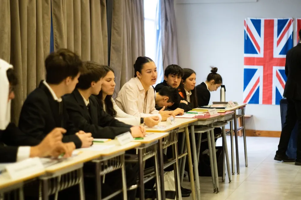 Estudiantes secundarios desarrollaron habilidades diplomáticas y compromiso global