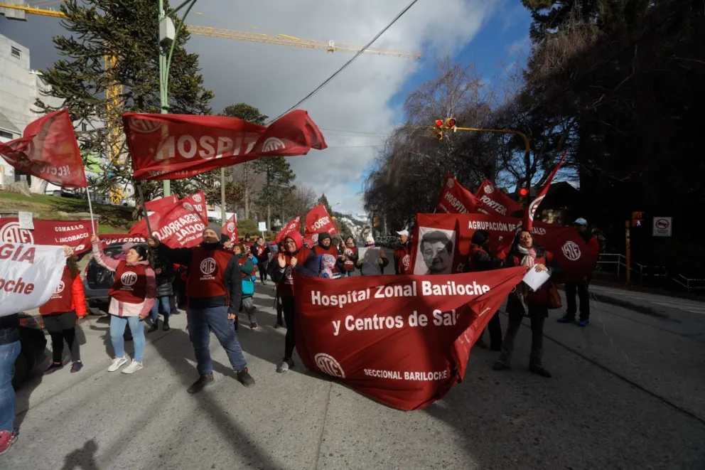 Trabajadores se manifestaron con cortes intermitentes en calle Moreno