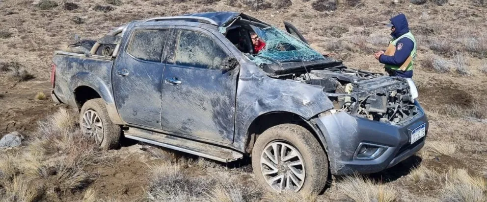 Una mujer resultó con heridas leves tras volcar en la Ruta 40