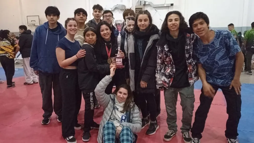 La Academia Zeuss Dina Huapi se quedó con el primer puesto en juveniles