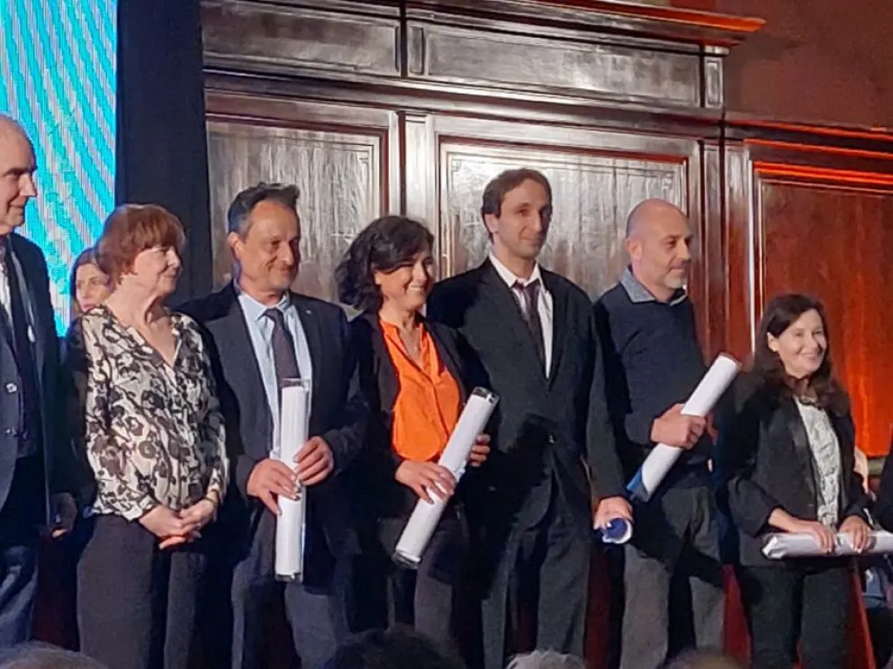 Distinguieron a 100 personalidades de la ciencia y la tecnología