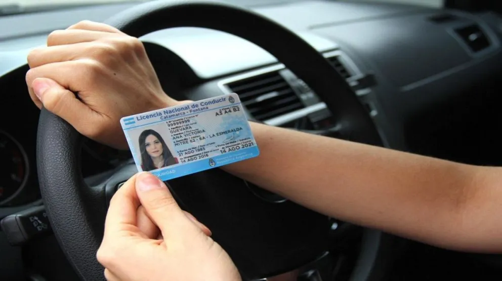 Programa "Mi Primera Licencia": nuevo requisito obligatorio para jóvenes conductores