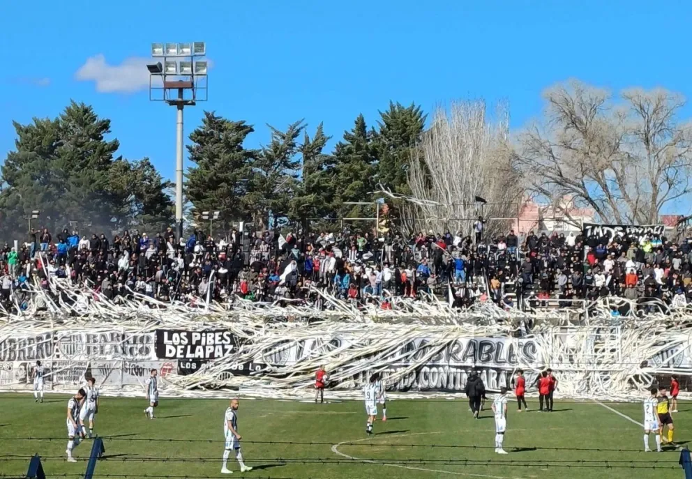 En un intenso partido, Cipolletti empató ante Villa Mitre
