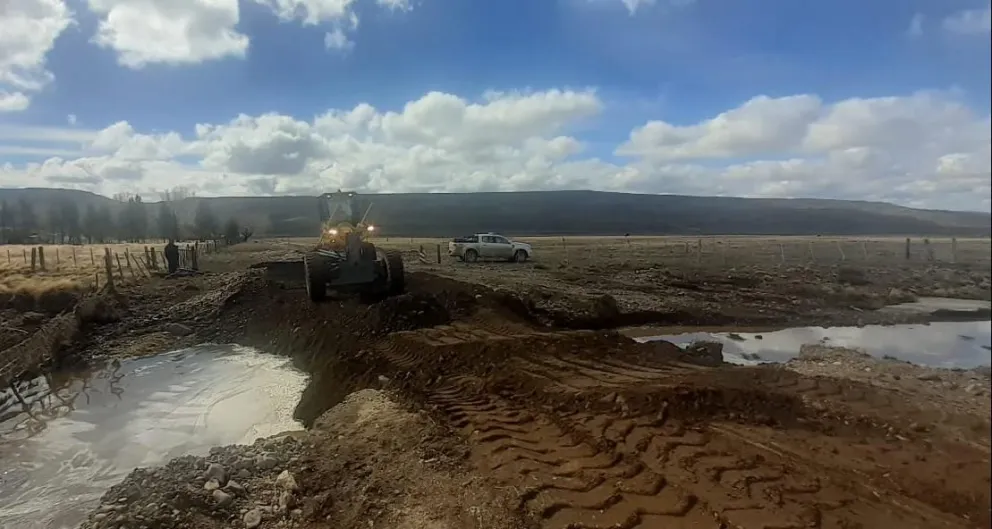 Vialidad Nacional habilitó la circulación de la Ruta 1s40 en la zona del Río Chenqueniyen