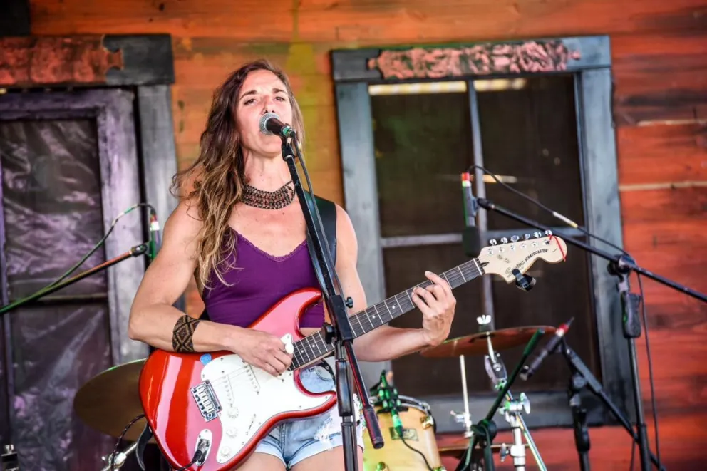 Viri Bob recibe a la primavera con nuevo single y anuncia concierto en vivo