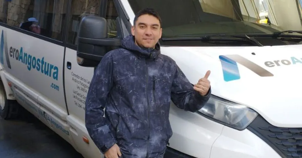 Conocé al chofer que corrió el tronco en la ruta al aeropuerto