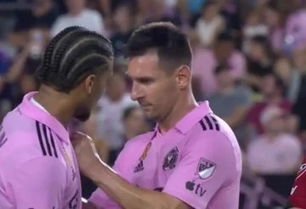 Messi pidió el cambio en el primer tiempo y encendió las alarmas