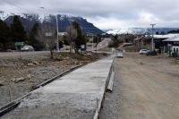 Construyen nueva senda en la colectora norte de Juan Herman 