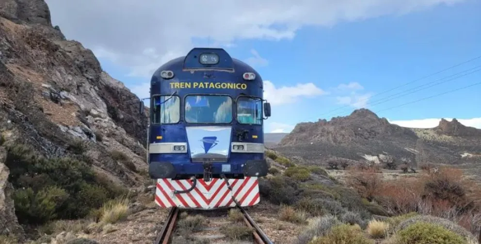 Avanzan los trabajos en las vías para el regreso del Tren Patagónico que une Bariloche y Viedma