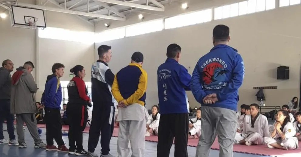 El entrenador de Boca Juniors dio una Clínica de taekwondo en el Lera