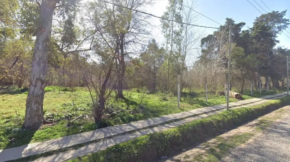 Abusó de una adolescente y la abandonó en un descampado creyendo que estaba muerta