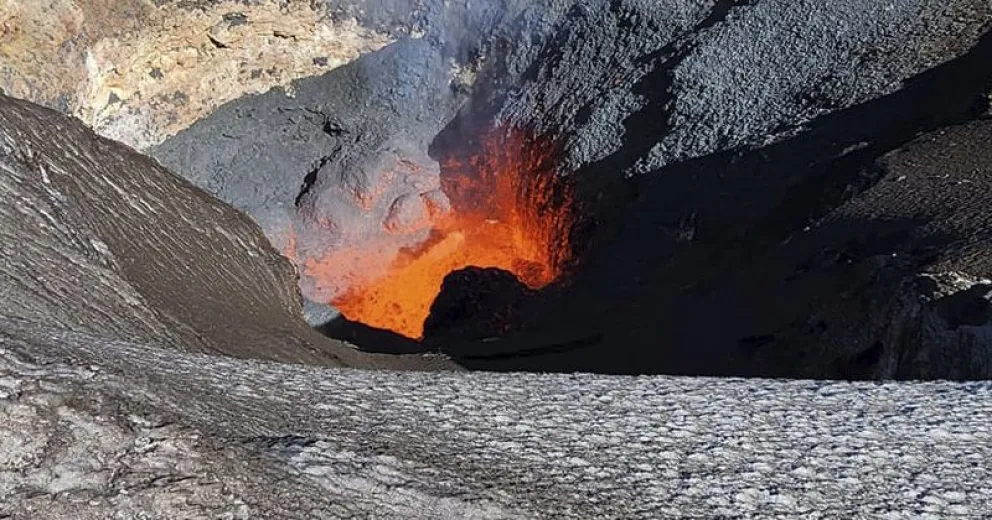 Por actividad del volcán Villarica suspendieron clases y evacuaron personas