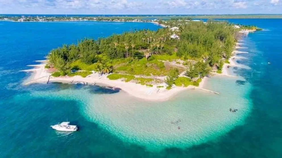 Oportunidad laboral: un hotel en las Islas Caimán busca personal y pagarán en dólares