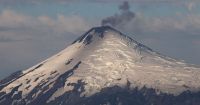 Tras una reunión resolvieron mantener el alerta naranja en el volcán Villarrica