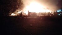 Incendio de gran magnitud dejó pérdidas totales a una familia de El Bolsón