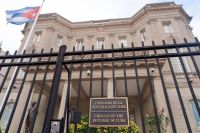 Atentado: lanzaron 2 bombas molotov contra la embajada de Cuba en Washington