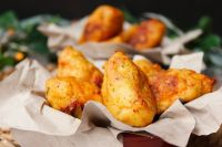 Ideales para el almuerzo: buñuelos de pollo a la provenzal