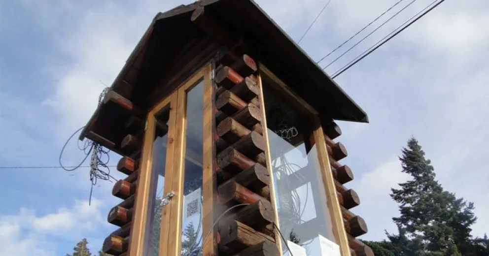 Revalorizaron la antigua cabina telefónica de la estación de trenes de Bariloche