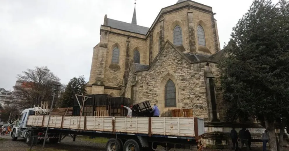 Vallaron la iglesia Catedral por la llegada del Encuentro Nacional de Mujeres a la ciudad 