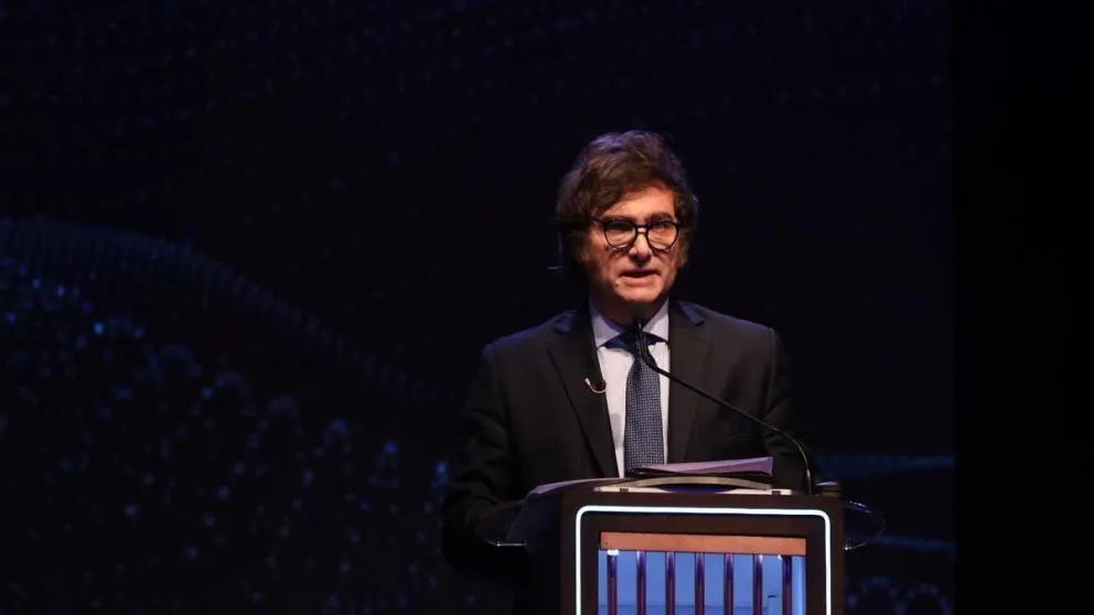 Críticas de The New York Times a Javier Milei por la caída del peso argentino