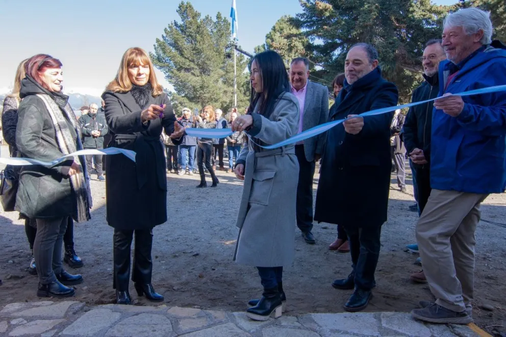A partir de ahora, Radio Nacional Bariloche pasa a llamarse José Antonio Balseiro 
