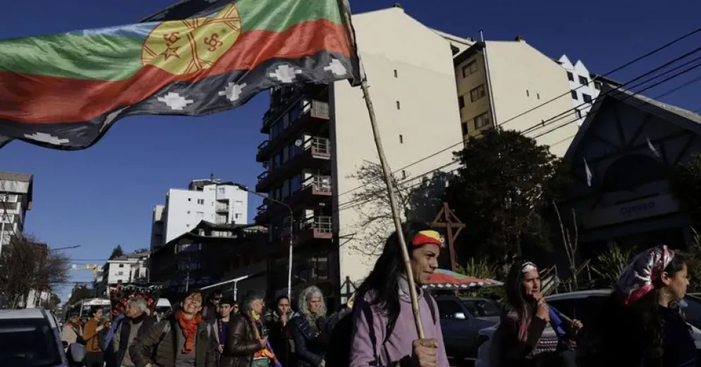 Mapuches y organizaciones marcharon al Centro Cívico para un nuevo "Kultrunazo"