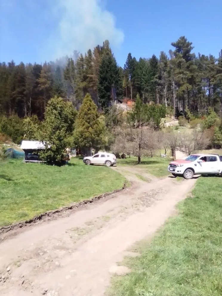 Hicieron una quema domiciliaria pero no la controlaron y casi provocan un incendio forestal