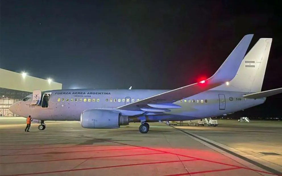 Repatrian a argentinos evacuados de Israel en avión de Aerolíneas