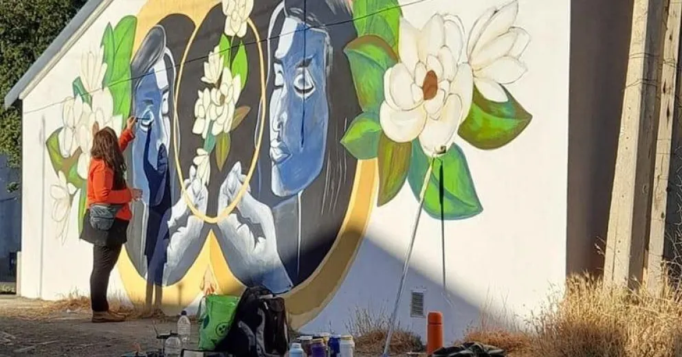 La artista Rocío Toppetti ganó un proyecto para pintar el mural en CONICET