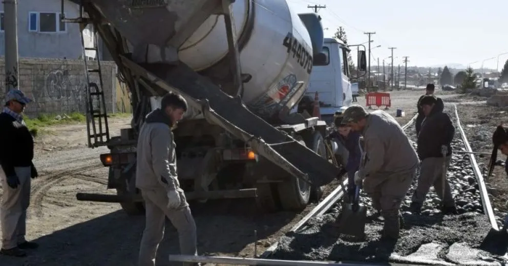 Continúan a paso firme para terminar la senda en El Frutillar
