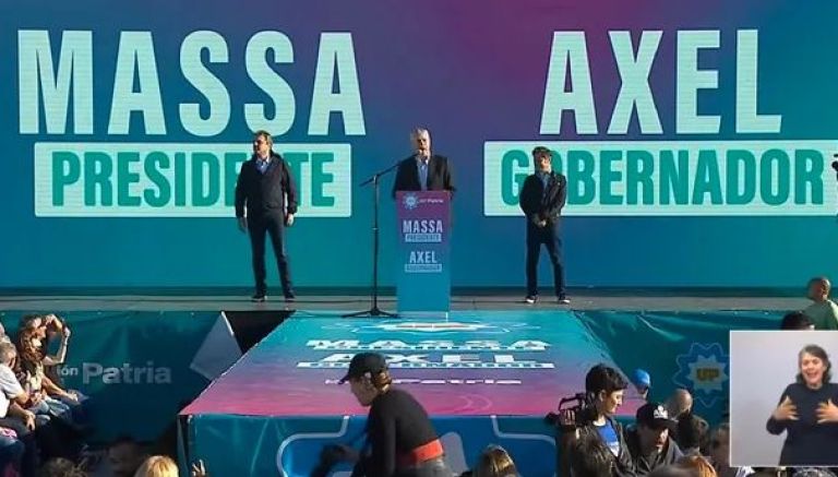 Sergio Massa encabezó un multitudinario acto en el Día de la Lealtad ...
