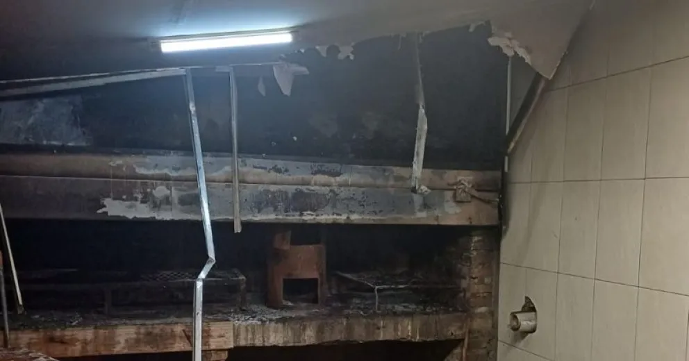 El fuego consumió el techo de la cocina de la Biblioteca del Nahuel Hue