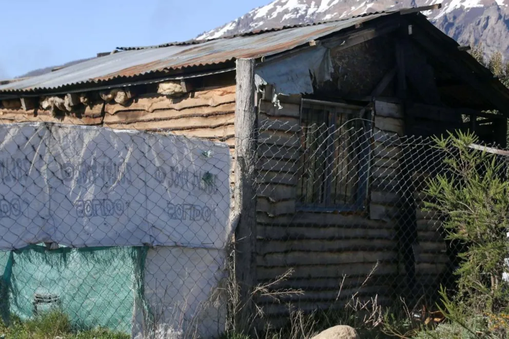 Incendio destruyó por completo una casilla que estaba sin ocupantes