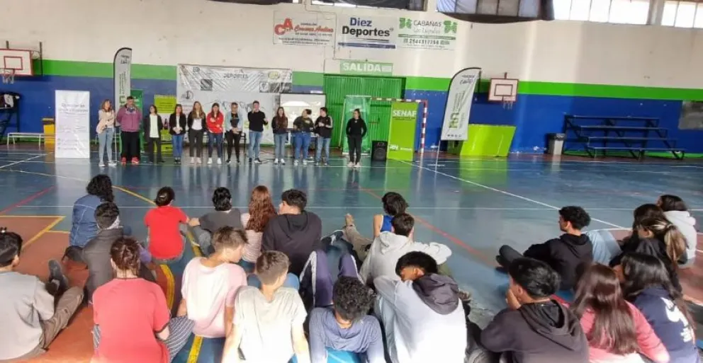 Estudiantes de Bariloche participaron en el primer Foro de Participación Juvenil Zona Andina