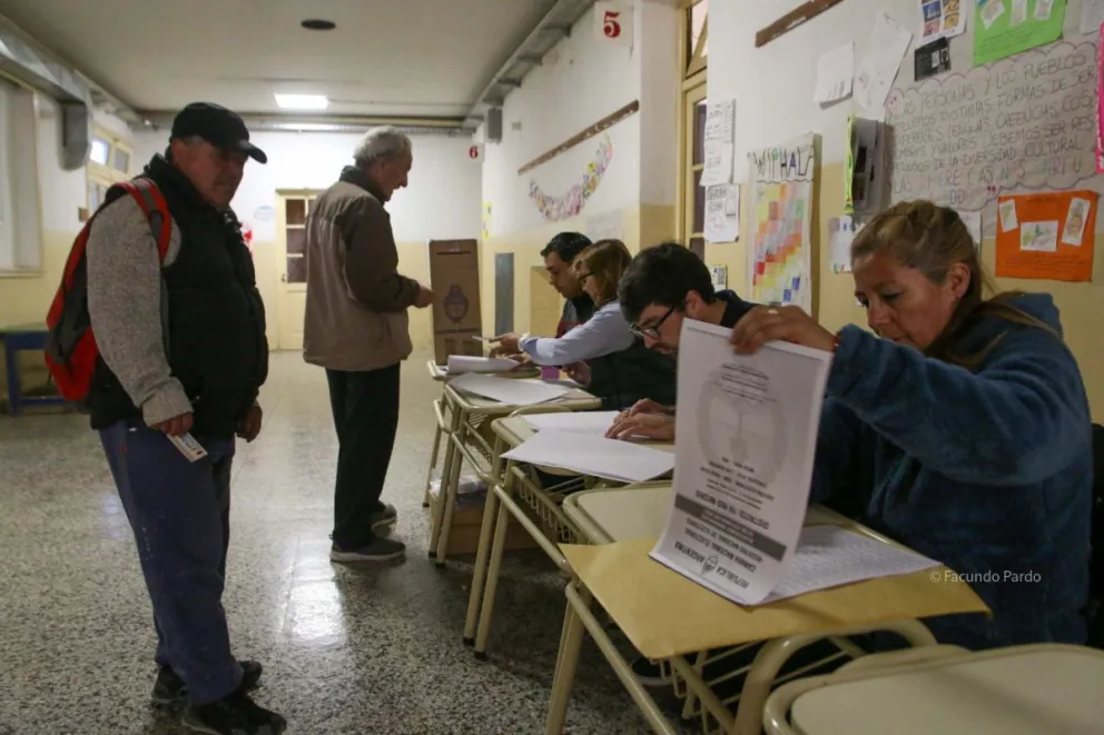 Las escuelas de la ciudad abrieron las mesas a horario en Bariloche