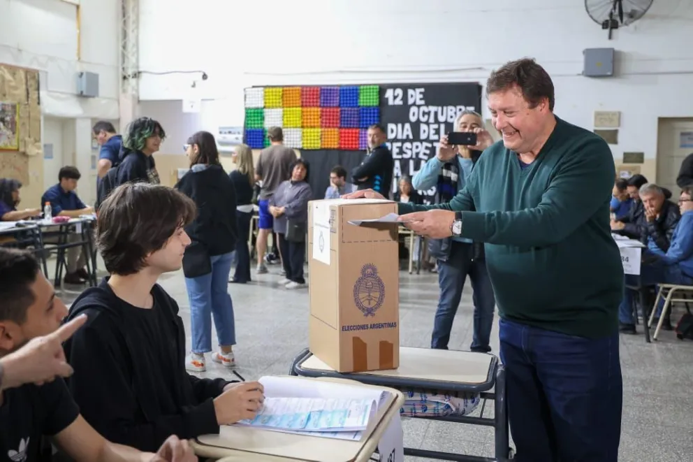 Votó Weretilneck: “Espero que la nueva Argentina sea de consenso y no de división”