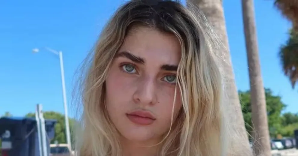 Marta Fort lució una microbikini por las playas de Miami