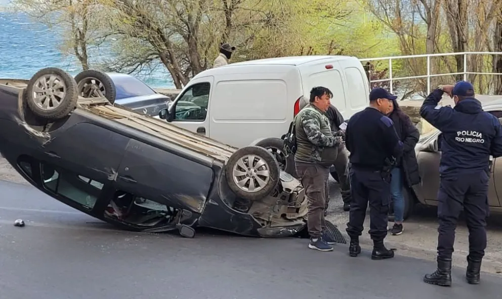 ¿Qué dijo el conductor del auto que volcó en la Costanera?