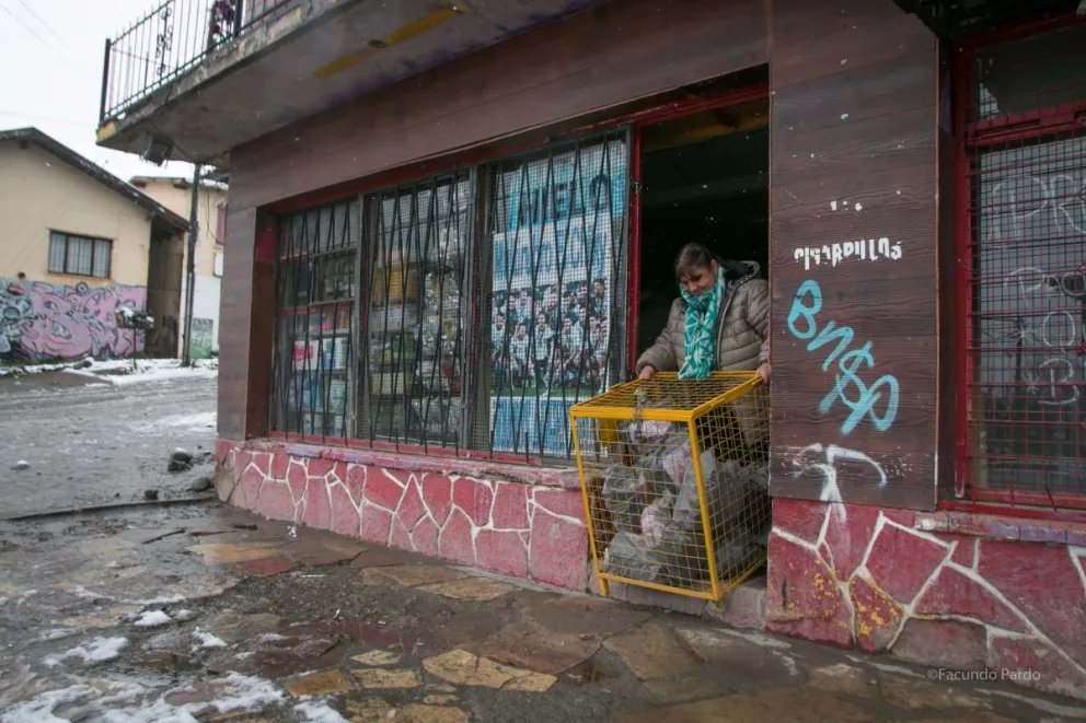 Falta de luz y temporal: así se la arreglaron vecinos y comerciantes de Bariloche por la mañana
