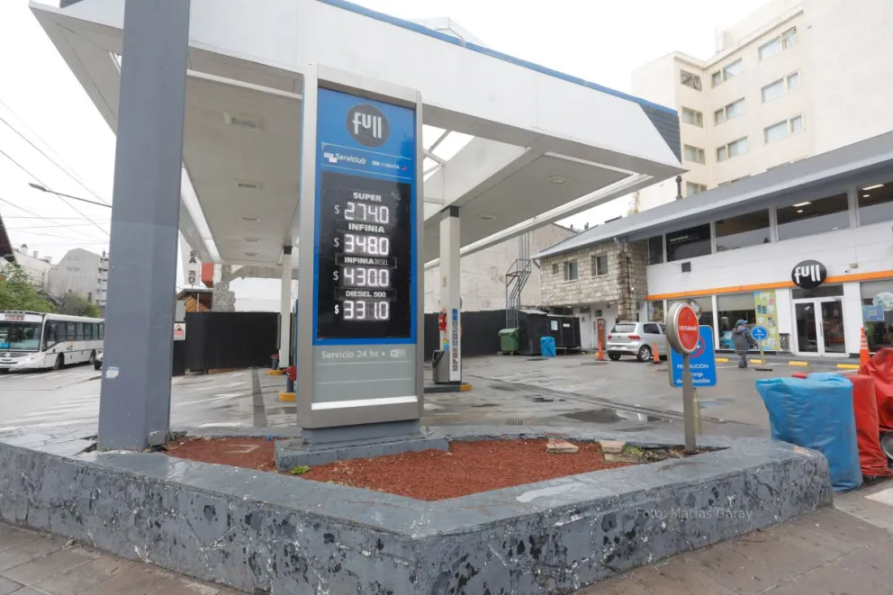 Finalizó el congelamiento de precios y ya rige en Bariloche un nuevo aumento en los combustibles 