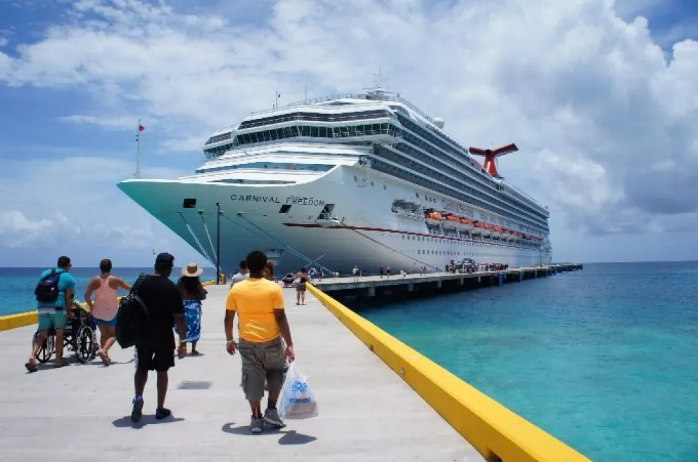 Dan de baja a 1163 beneficiarios del programa Potenciar: viajaron al exterior en aviones y cruceros