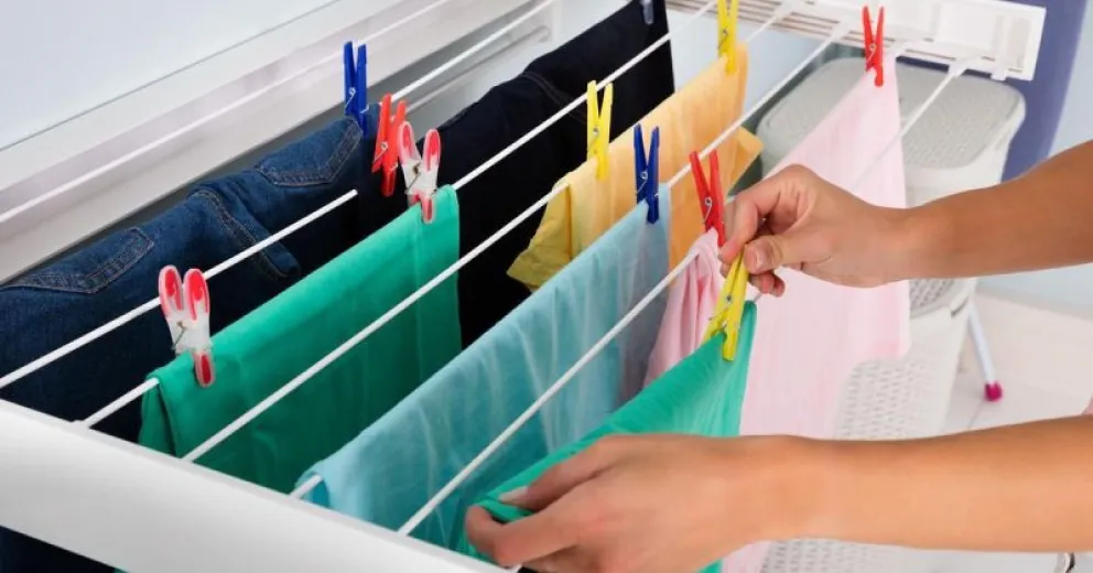 Truco casero: cómo tender la ropa los días de lluvia para que se seque