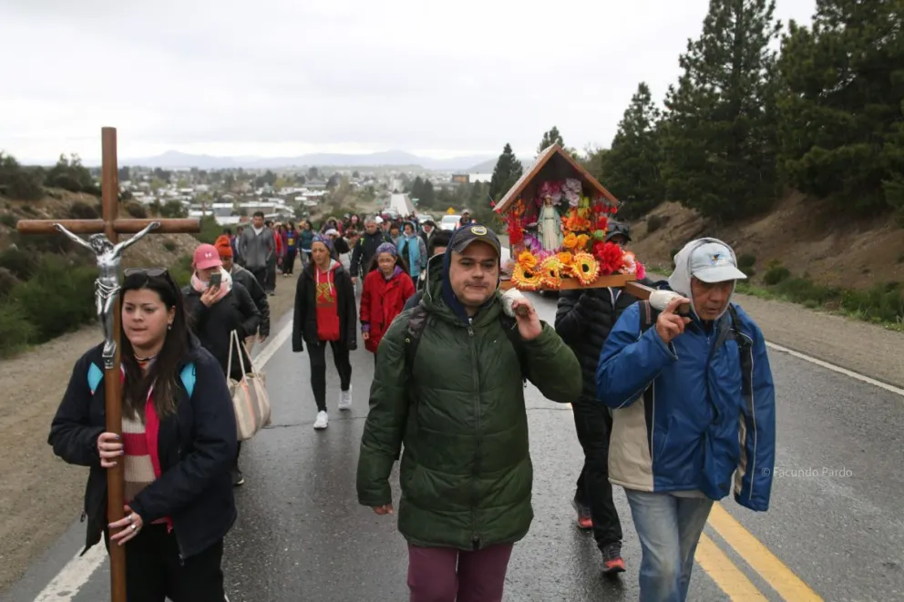 La peregrinación a Virgen de las Nieves partirá desde tres puntos, barrio Ñireco, El Alto y el Oeste. Foto de archivo: Facundo Pardo