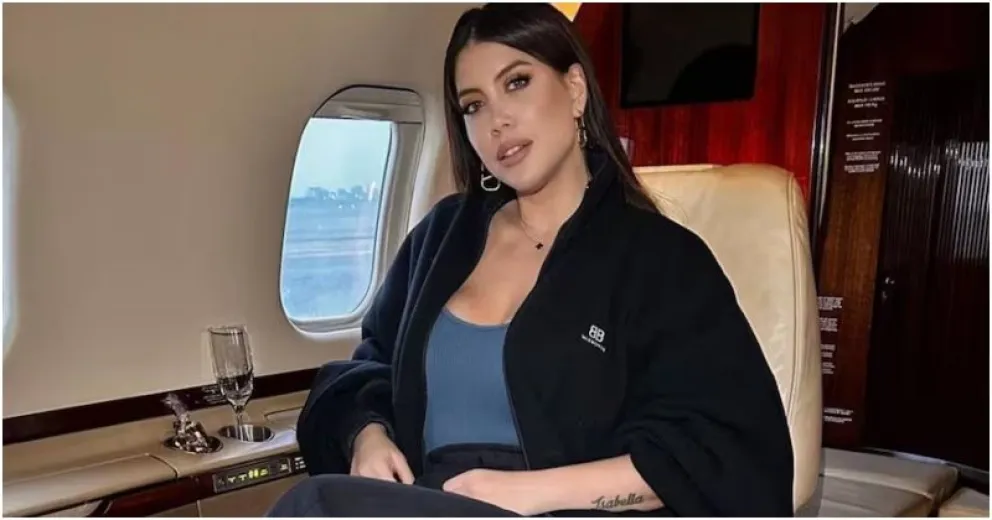 Wanda Nara mostró qué es lo que lleva en el bolso cada vez que viaja