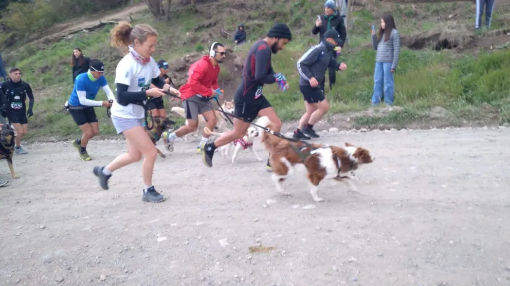 Con importante participación local, se realizó la 18° Edición de la Trepada al Cerro Otto