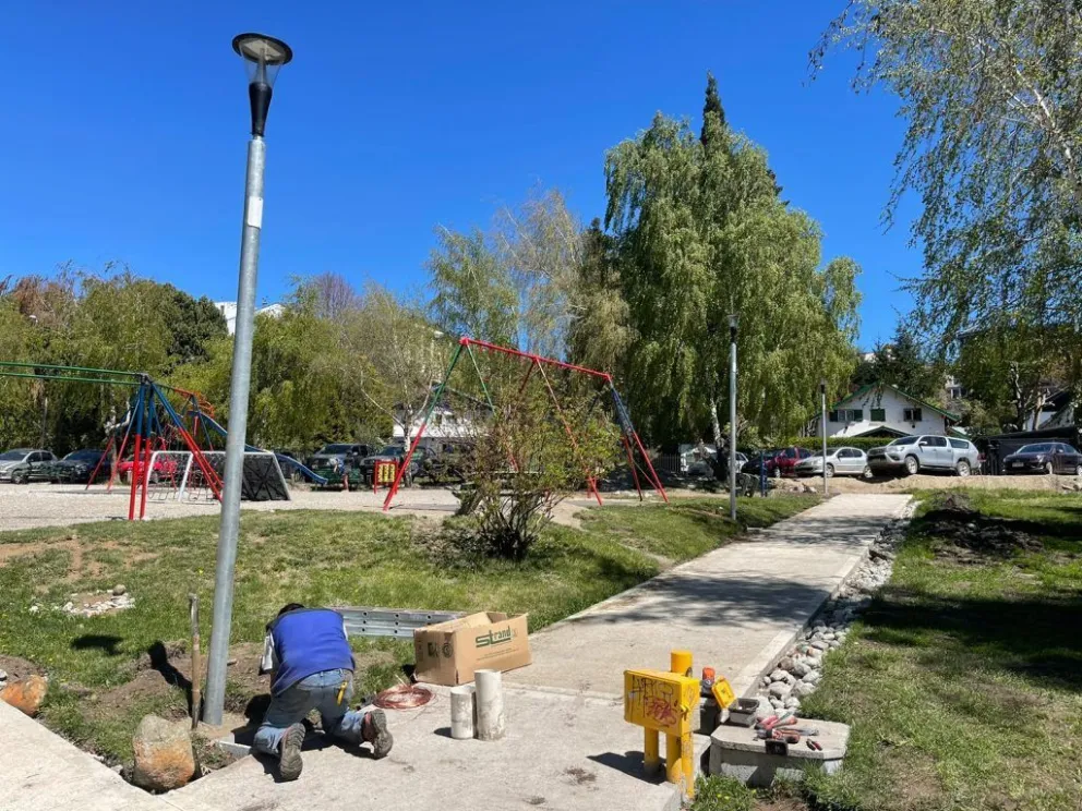 Siguen los trabajos de mejora en la plaza Belgrano con fondos de la Ecotasa