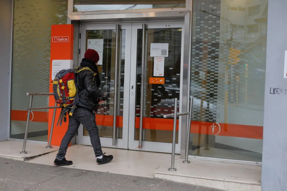 Así se vive el Día del Bancario en Bariloche 