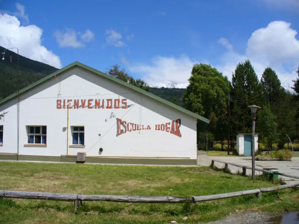 Corte en la Ruta 40 por parte de familias de escuelas de El Manso que no reciben alimentos hace más de una semana