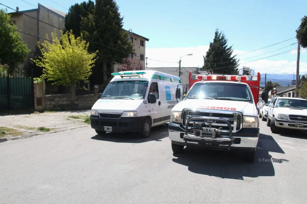Debieron atender a una mujer por inhalación de humo tras principio de incendio