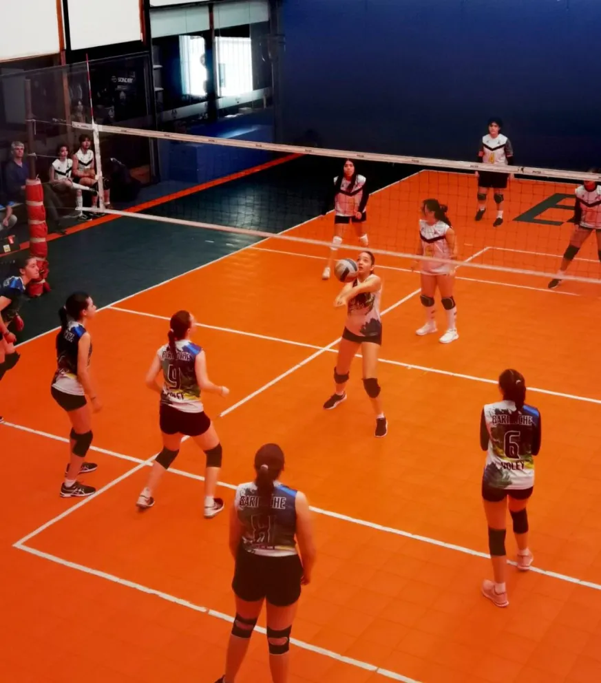 El vóley de menores reúne a equipos de la región en Bariloche